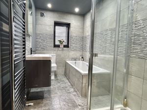 Family Bathroom- click for photo gallery